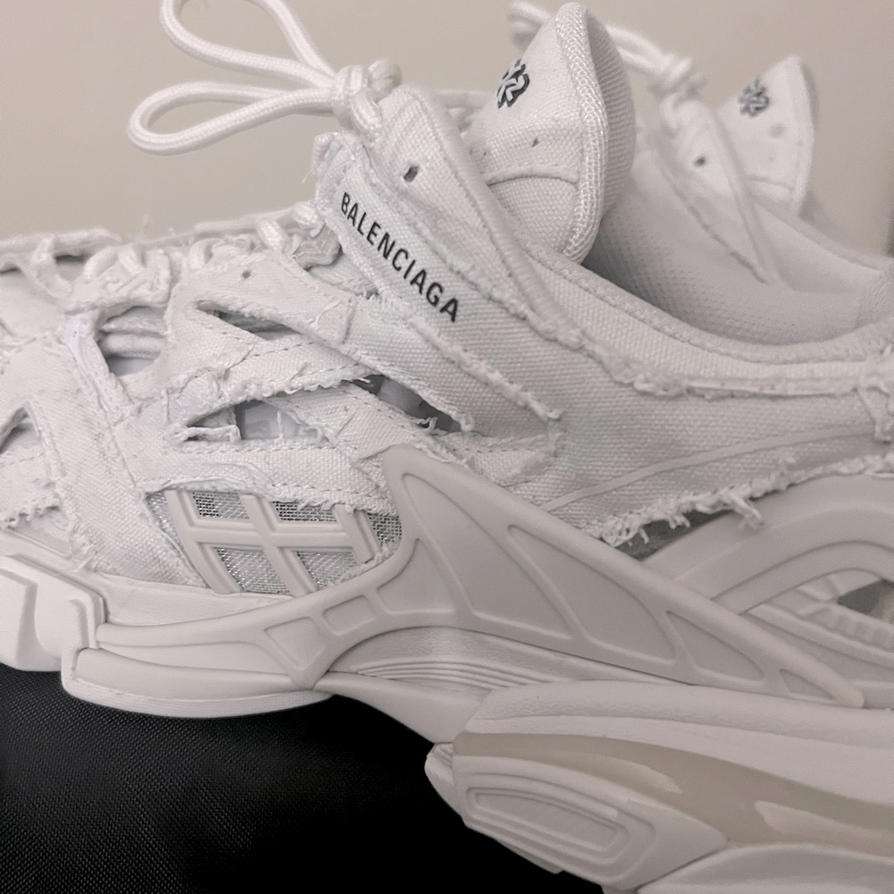 Balenciaga Track 2 White Distressed Sneaker size 42 - Picture 7 of 8